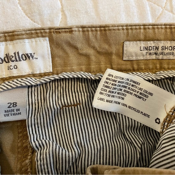 Men’s tan/khaki 7 inch inseam Goodfellow & Co Linden Shorts - Picture 3 of 3